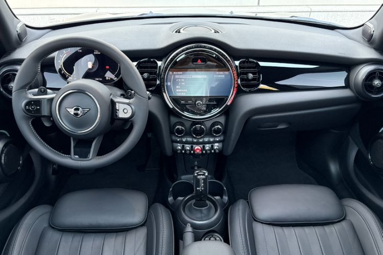 Used MINI MINI 2023 Facelift 2.0T COOPER S Artist Five-Door Edition
