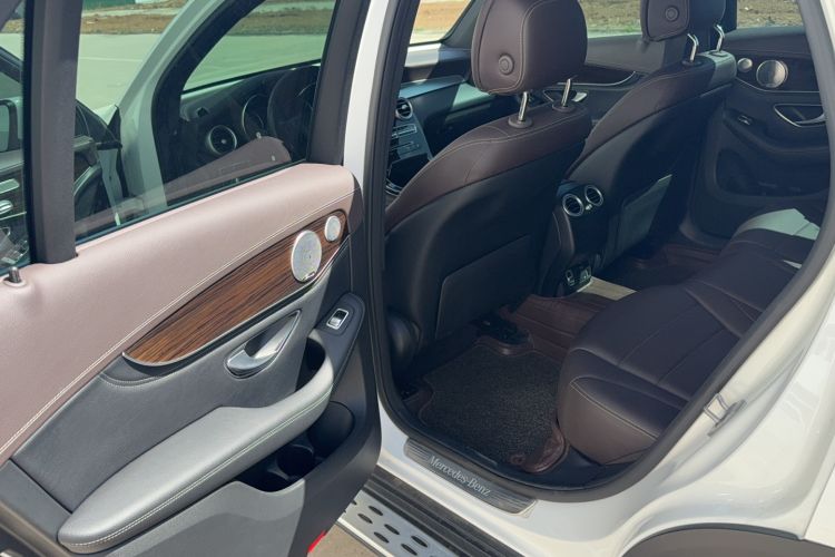 Used Mercedes-Benz GLC 2019 Facelift GLC 260 L 4MATIC Luxury Model
