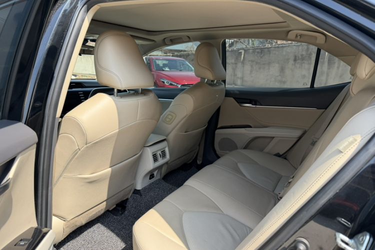 Used Toyota Camry 2018 2.5G Luxury Edition
