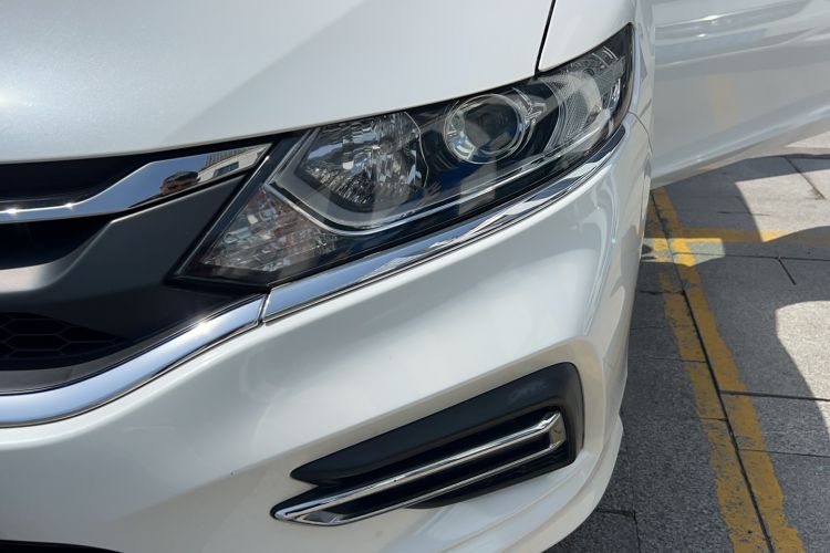 Used Honda Jade 2017 1.8L automatic Comfort version 5 seats
