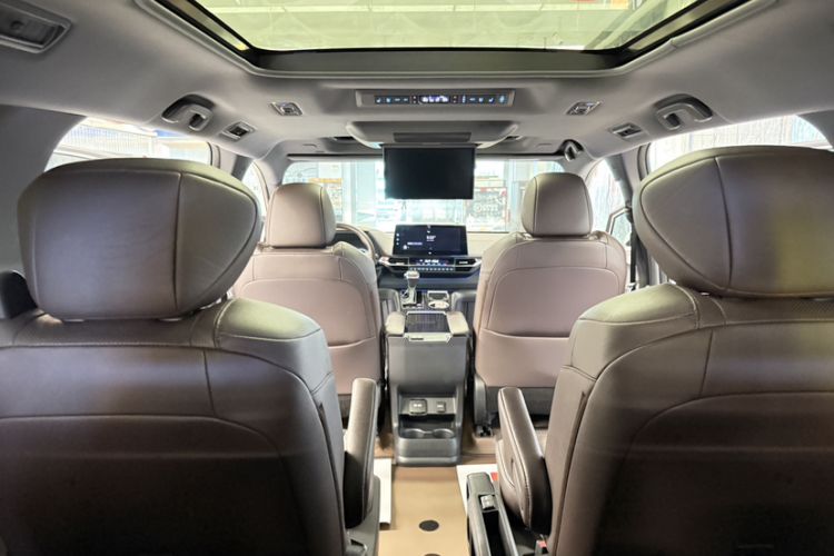 Used Toyota SIENNA 2021 2.5L Hybrid Platinum Edition Exterior 6