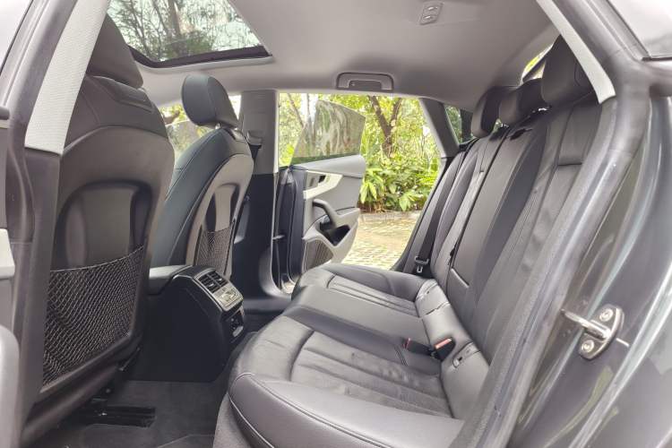 Used Audi A5 2019 Sportback 40 TFSI Fashion Model Interior 9