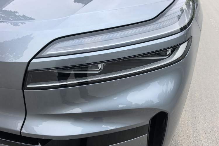 Used ONVO Luxeed L90 2025 Model—Max Six-Seater Version
