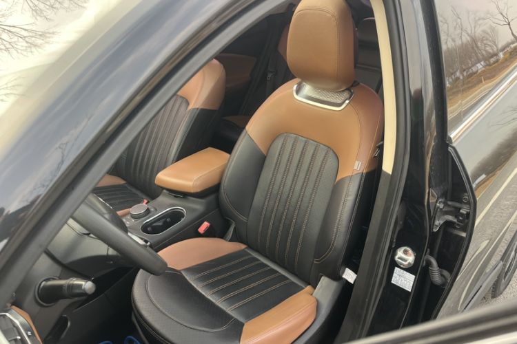 Used Soueast DX7 2015 1.5T Automatic Luxury Model
