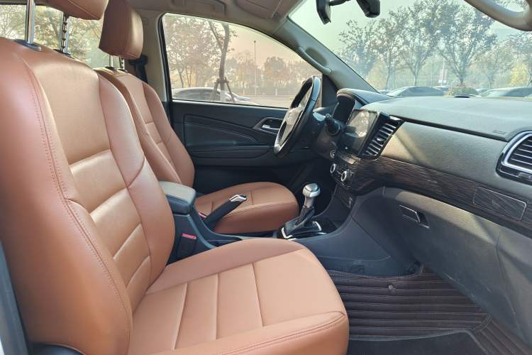 Used Isuzu mu-X 2018 1.9T Automatic Two-Wheel Drive Jingyue Edition 5 Seats
