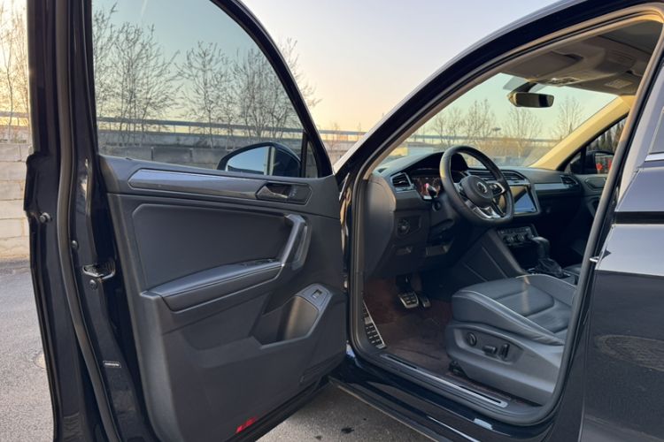 Used Volkswagen Tiguan L 2021 330TSI Automatic Two-Wheel Drive R-Line Flagship Edition
