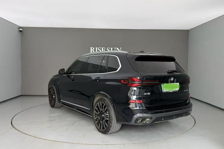 Used BMW X5 2023 xDrive 40Li M Sport Night Edition Package Exterior 6