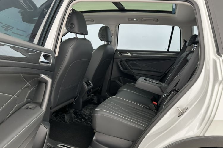 Used Volkswagen Tiguan L 2023 330TSI Automatic Two-Wheel Drive R-Line Enjoyment Edition
