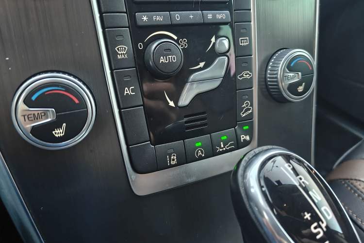 Used Volvo XC60 2015 T5 AWD Zhiyuan Edition