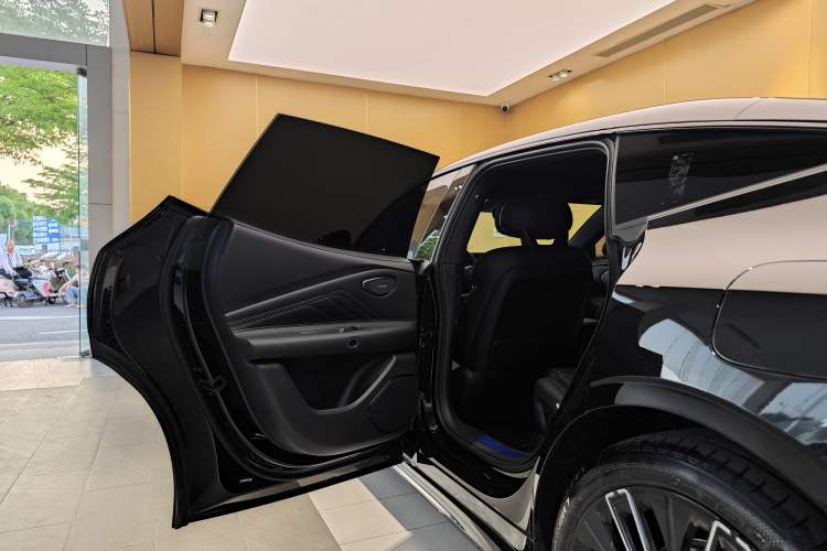 Used Lynk & Co Lynk & Co 10 EM-P 2025 Model 240 Four-Wheel Drive Ultra