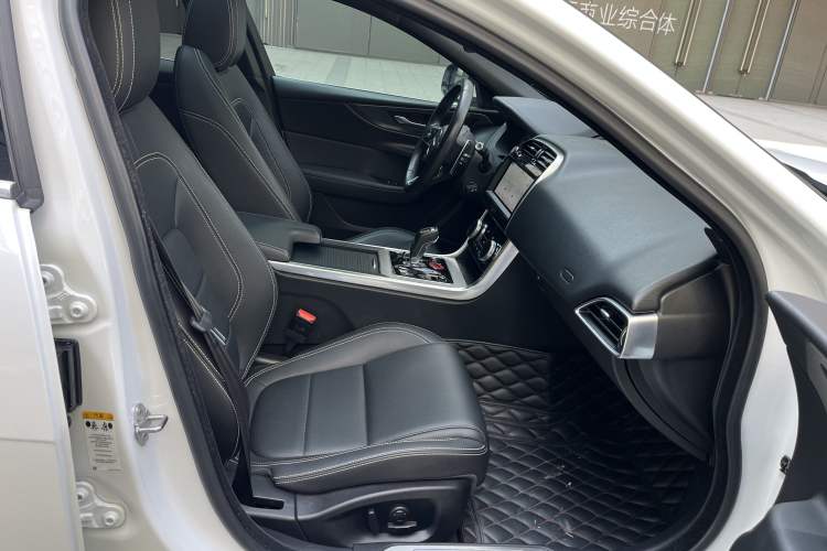 Used Jaguar XEL 2020 2.0T 200PS R-DYNAMIC Youth Sports Edition Interior 5