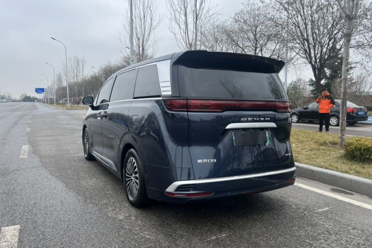 Used Denza D9 2022 DM-i 970 Four-Wheel Drive Flagship Model