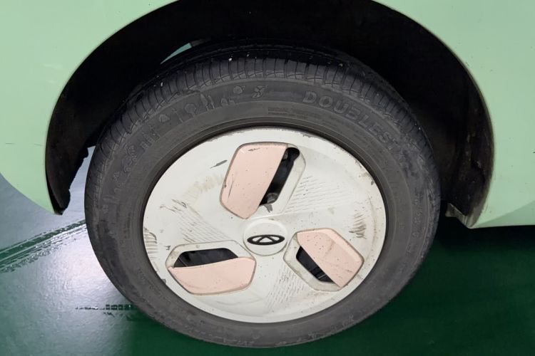 Used Chery QQ Ice Cream 2022 170km Sundae Phosphate Lithium-Ion Exterior 4