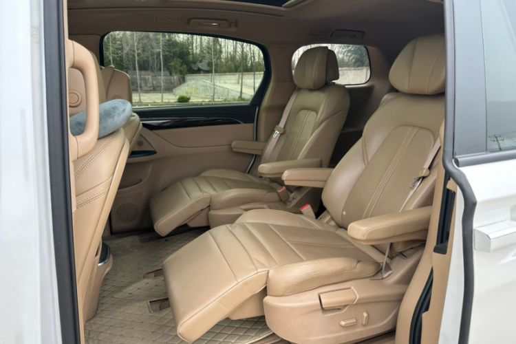 Used Buick GL8 2017 ES 28T Luxury Model China V Standard
