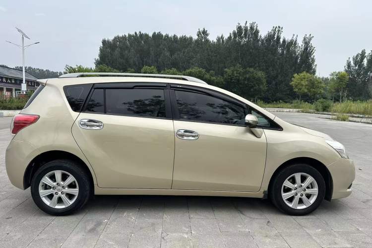 Used Toyota Verso 2014 Starlight 180G CVT Comfortable Multi-Function Edition