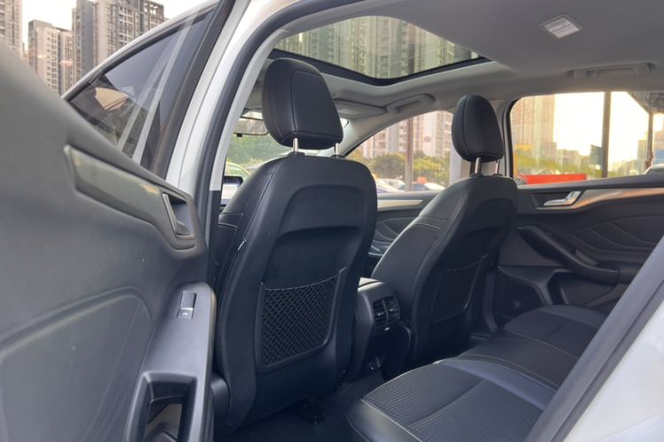 Used Ford Focus 2020 Sedan EcoBoost 180 Automatic Trend Edition Interior 2