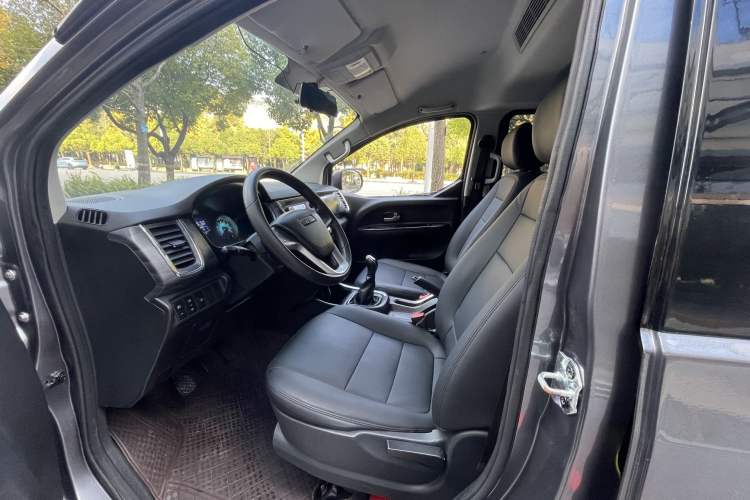 Used Jinbei Gold Hiace 2023 1.5L Passenger Vehicle Engineering Lion 9 Seats