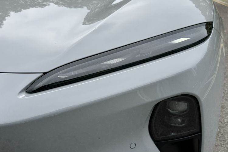 Used Nio ET5 2024 75 kWh Left Front Headlight