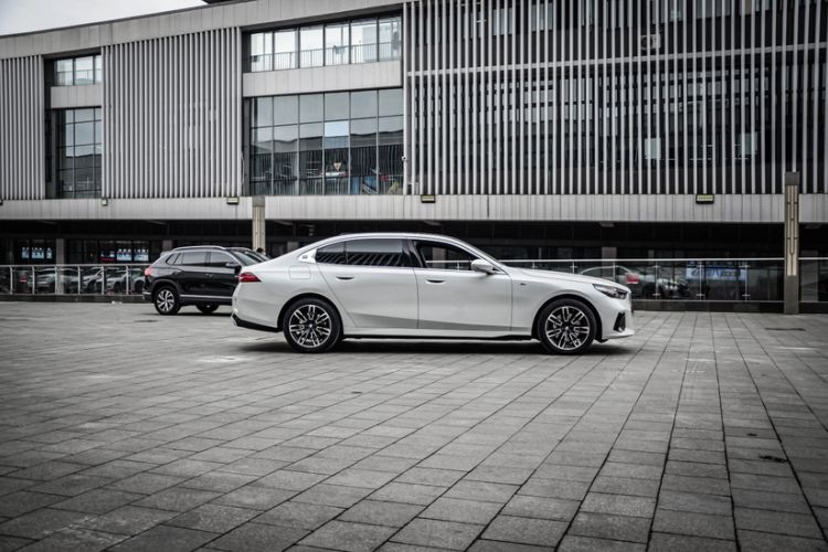 Used BMW 5 Series 2024 530Li Leading Model M Sport Package
