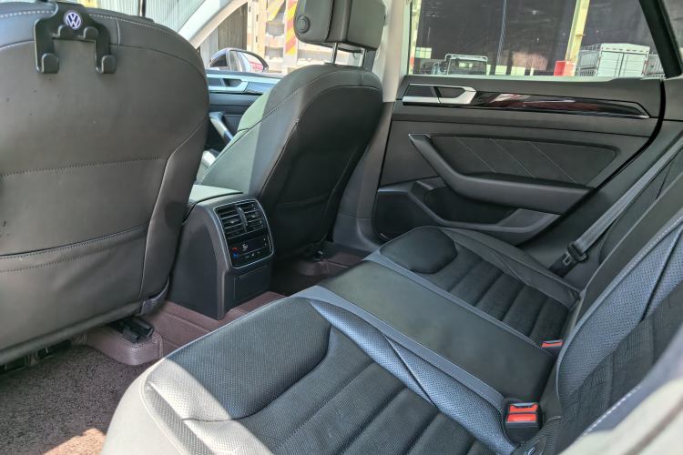 Used Volkswagen FAW-Volkswagen CC 2023 380TSI Striking Edition
