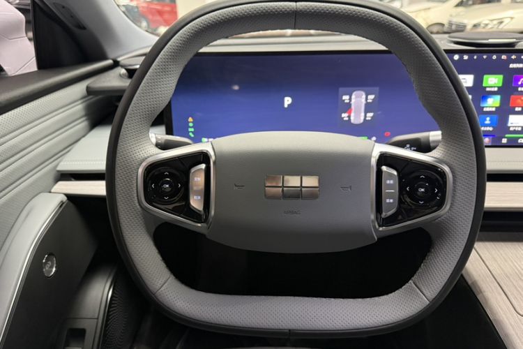 Used Geely Galaxy E8 2024 550 km Range Rear-Wheel-Drive PRO
