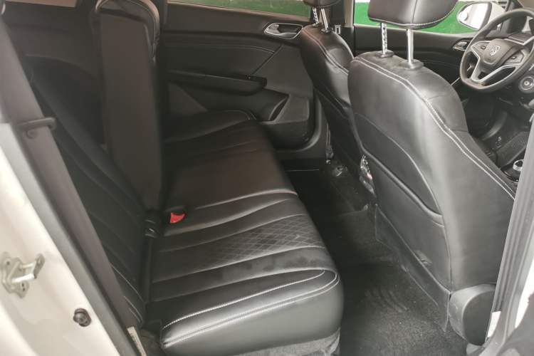 Used Baojun 310W 2018 1.5L Automatic Fashion Edition China VI

