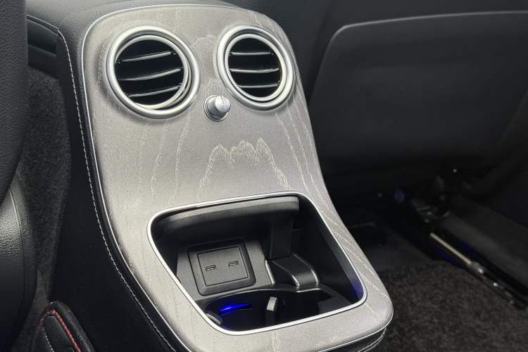 Used Mercedes-Benz E-Class 2021 Restyled E 300 L Luxury Edition Interior 10