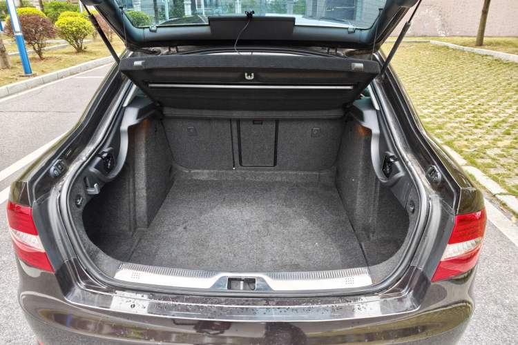 Used Skoda Superb 2013 2.0 TSI DSG Luxury Edition Interior 6