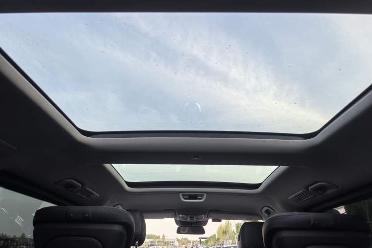 Used Mercedes-Benz V-Class 2017 V 260 L Prestige Extended Edition Headliner