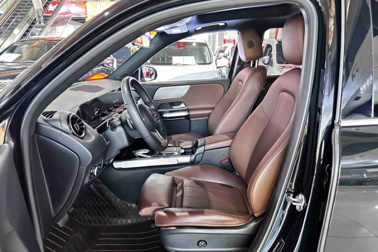 Used Mercedes-Benz GLB 2023 Refreshed GLB 200 Dynamic Edition Interior 2