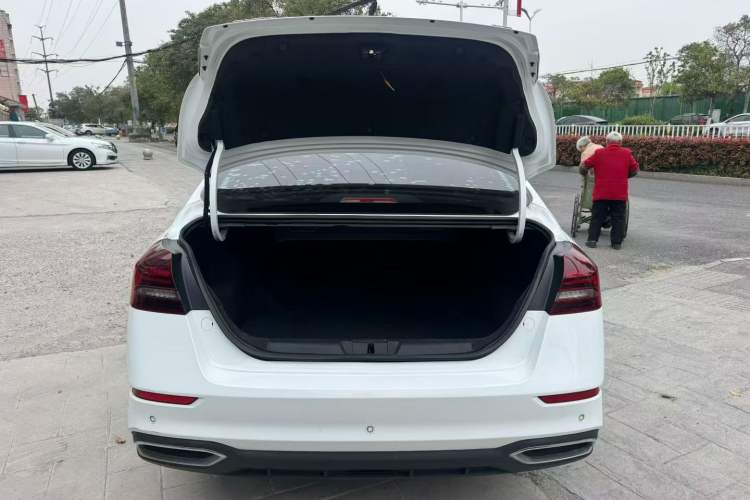 Used Geely Auto Emgrand 2021 UP 1.5L Manual Luxury Model Exterior 4