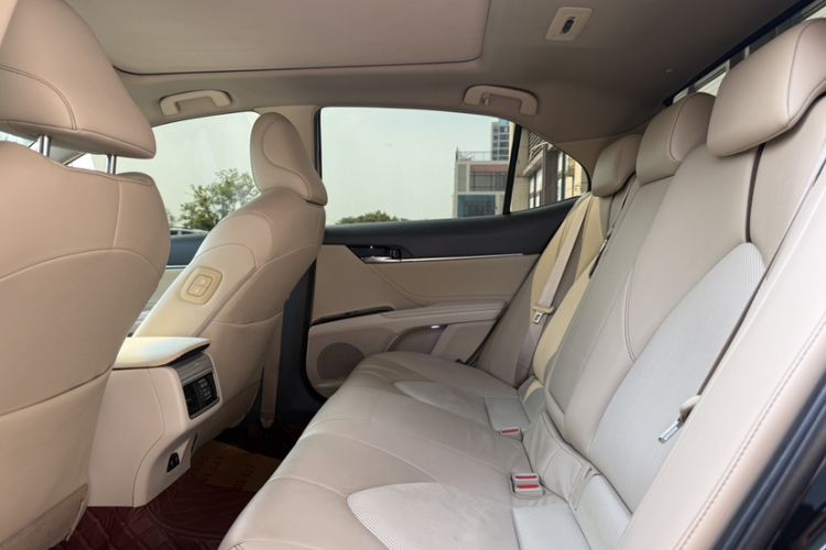 Used Toyota Camry 2018 Dual-Engine 2.5 HG Luxury Edition Headliner