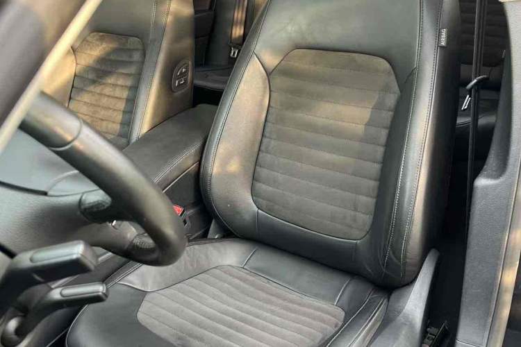 Used Volkswagen Magotan 2015 2.0 TSI Luxury Model
