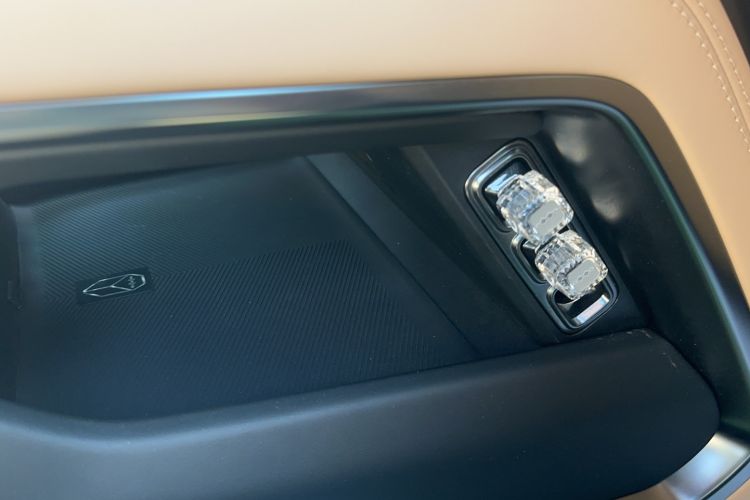 Used Formula Leopard 8 2025 Smart & Brave Flagship Edition 6 Seats
