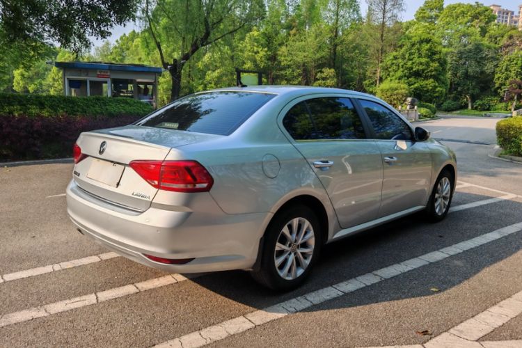 Used Volkswagen Lavida 2015 1.6L Automatic Comfort Edition Exterior 5