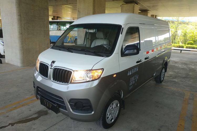 Used Jinbei New Hiace X30L 2022 1.5L Super Enjoyment Edition Air-Conditioning-Free Van China VI Standard SWC15M