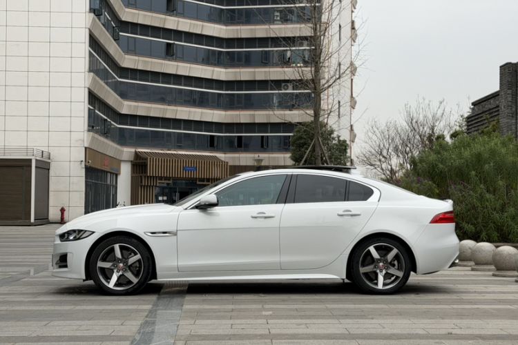Used Jaguar XE 2018 2.0T 300 PS All-Wheel-Drive R-Sport Sport Edition
