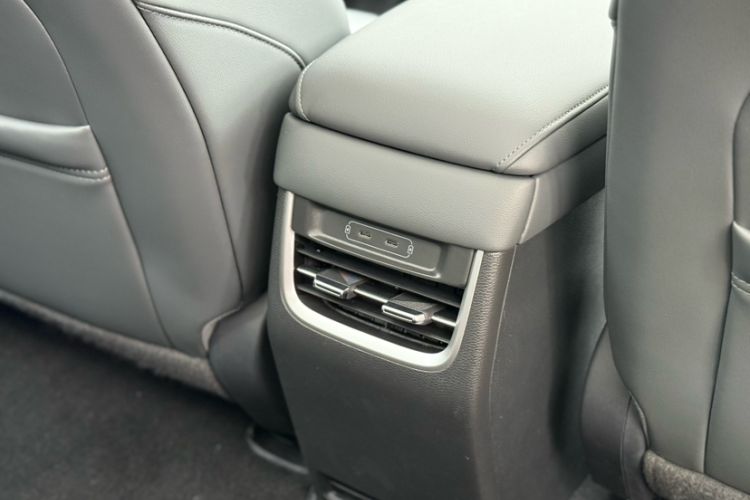 Used XPeng MONA M03 2024 620 with Ultra-Long Range Interior 10