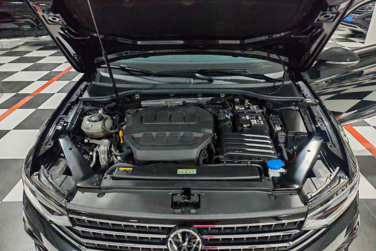 Used Volkswagen Magotan 2024 2 Million Units Zhongxiang Version 330TSI DSG Luxury Edition Interior 6