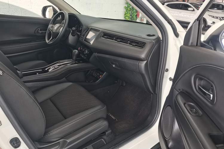 Used Honda Vezel 2020 1.5L CVT Luxury Edition
