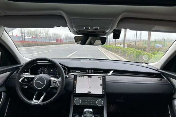 Used Jaguar XFL 2023 XFL 2.0T P200 Two-Wheel-Drive Elite Luxury Edition Interior 1