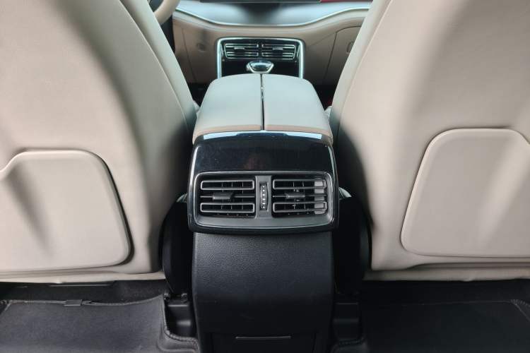 Used BYD Tang New Energy 2024 DM-i Glory Edition 112KM Flagship Model
