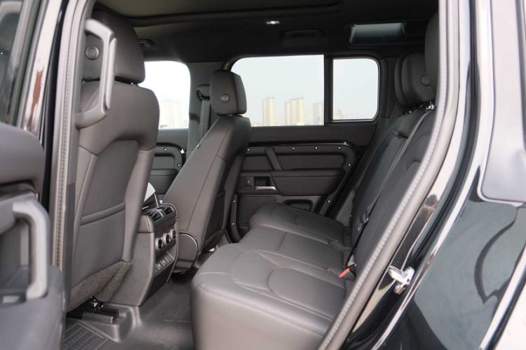 Used Land Rover Defender 2025 110 3.0T P400 X-Dynamic SE