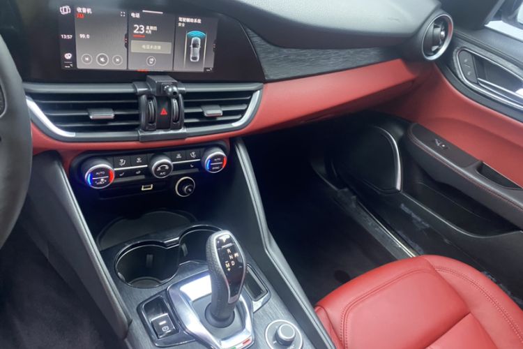 Used Alfa Romeo Giulia 2020 2.0T 280HP Midnight Phantom Limited Edition
