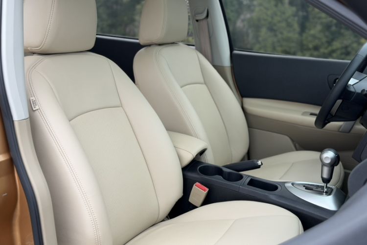 Used Nissan Qashqai 2015 2.0 XL Coolfire CVT 2WD Interior 4