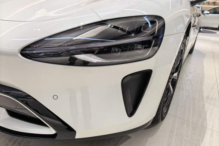 Used Xiaomi Auto SU7 2024 Rear-Drive Ultra-Long Range Advanced Pro-Level Intelligent Driving Version Left Front Headlight