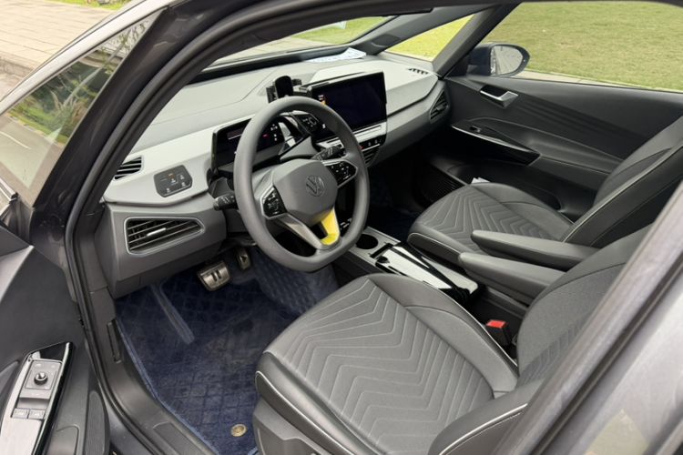 Used Volkswagen ID.3 2023 Upgraded Model Pure Intelligent Enjoyment Version Interior 3