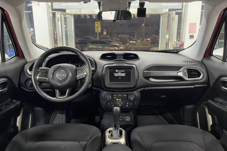 Used Jeep Renegade 2018 Connected Large Screen Version 180T Automatic Jingneng Version
