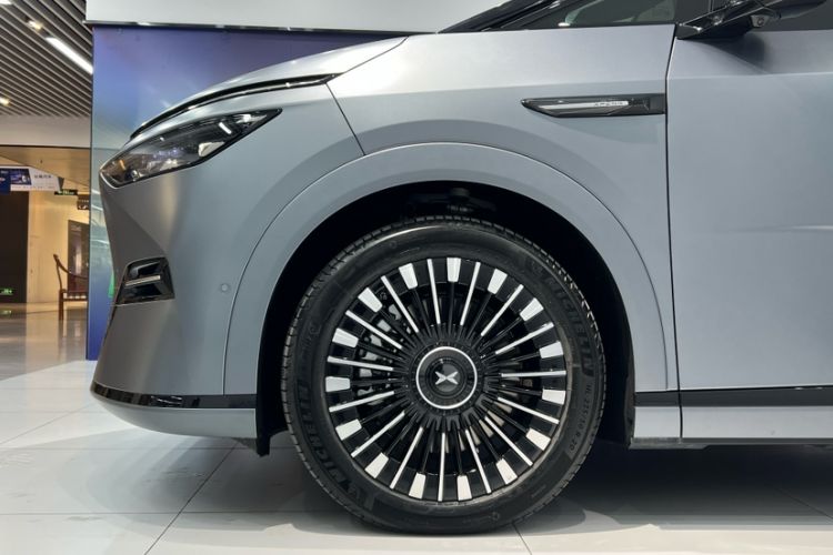 Used XPeng X9 2025 740 Ultra-Long Range Max
