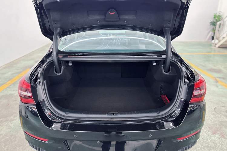 Used Hongqi H5 2022 Classic Model Facelift 1.5T DCT Qiyun Edition Interior 6